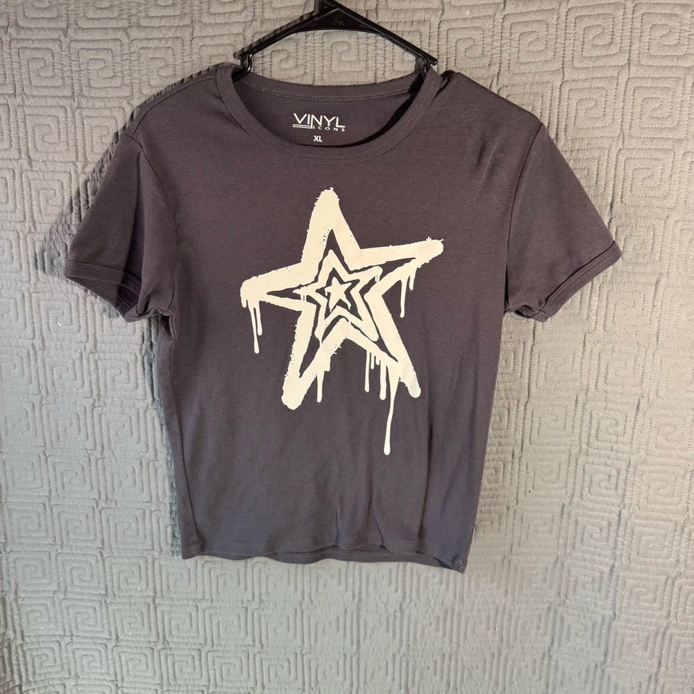 Vinyl Gray Star Print Women's Short Sleeve Tee